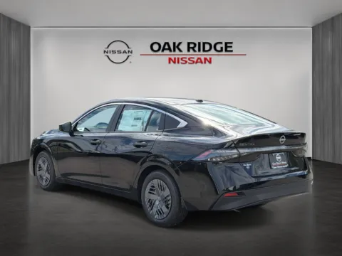 More photos of 2027 Nissan Sentra S at Oak Ridge Nissan, TN