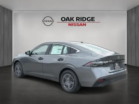 More photos of 2027 Nissan Sentra S at Oak Ridge Nissan, TN