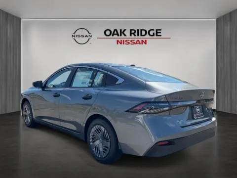 More photos of 2027 Nissan Sentra S at Oak Ridge Nissan, TN