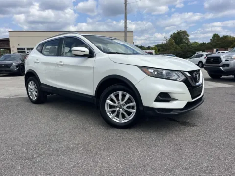 White 2020 Nissan Rogue Sport SV for sale in Oak Ridge, TN
