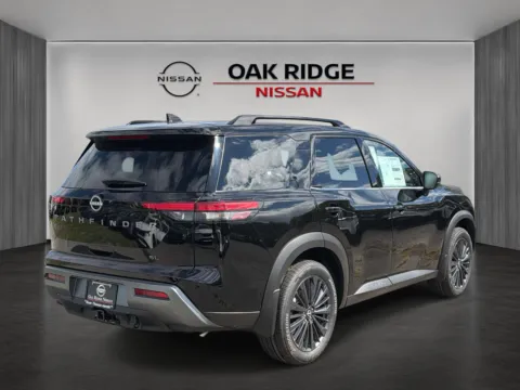 Another view of 2026 Nissan Pathfinder SL for sale in Oak Ridge, TN at Oak Ridge Nissan