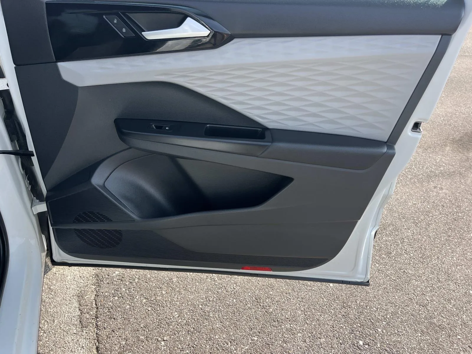 2023 Volkswagen Taos S - Photo 24