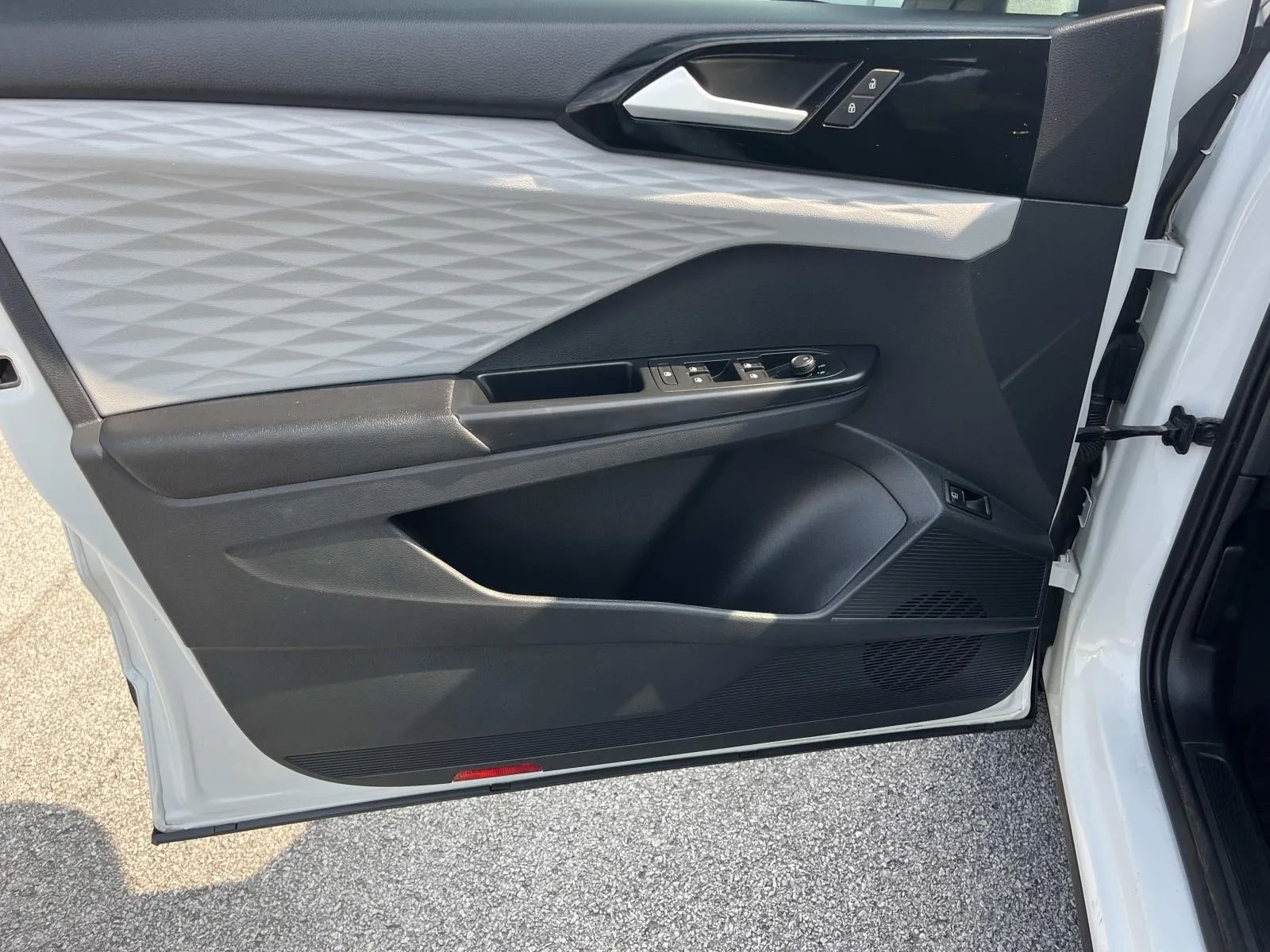 2023 Volkswagen Taos S - Photo 27