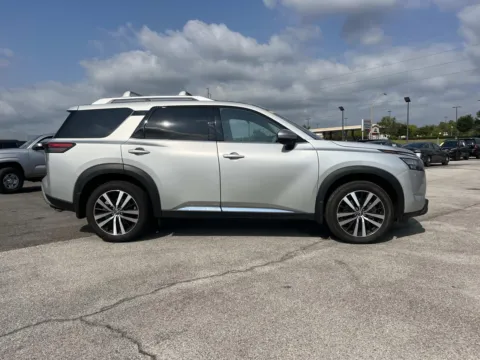 Photos of 2025 Nissan Pathfinder Platinum for sale in Oak Ridge, TN at Oak Ridge Nissan