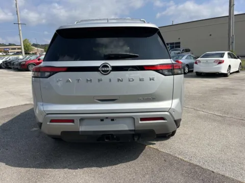 More photos of 2025 Nissan Pathfinder Platinum at Oak Ridge Nissan, TN