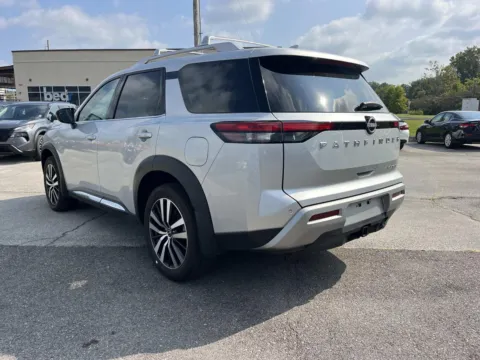 More photos of 2025 Nissan Pathfinder Platinum at Oak Ridge Nissan, TN
