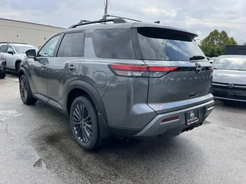 More photos of 2026 Nissan Pathfinder SL at Oak Ridge Nissan, TN