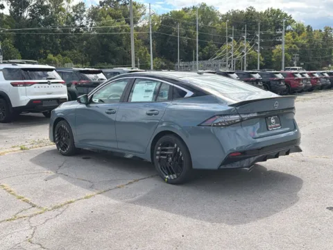 More photos of 2027 Nissan Sentra SR at Oak Ridge Nissan, TN