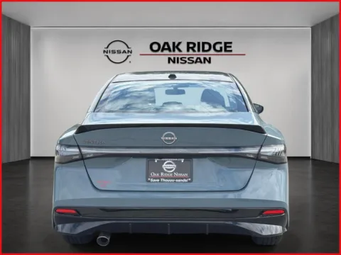 More photos of 2027 Nissan Sentra SR at Oak Ridge Nissan, TN