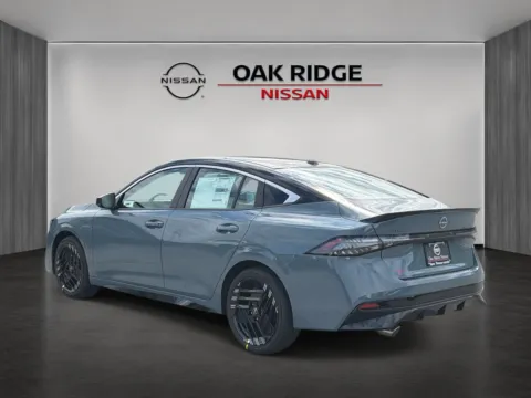 More photos of 2027 Nissan Sentra SR at Oak Ridge Nissan, TN