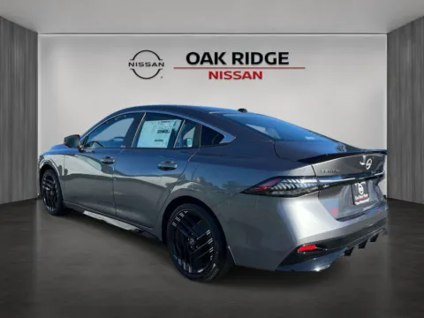 More photos of 2027 Nissan Sentra SR at Oak Ridge Nissan, TN