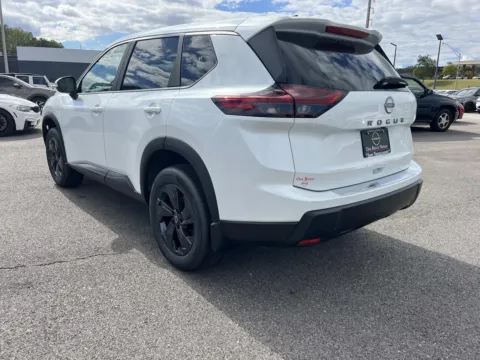More photos of 2027 Nissan Rogue SV at Oak Ridge Nissan, TN