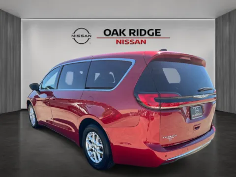 More photos of 2025 Chrysler Pacifica Select at Oak Ridge Nissan, TN