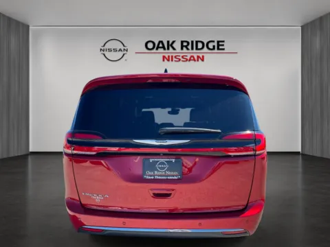 More photos of 2025 Chrysler Pacifica Select at Oak Ridge Nissan, TN