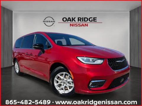 Red 2025 Chrysler Pacifica Select for sale in Oak Ridge, TN