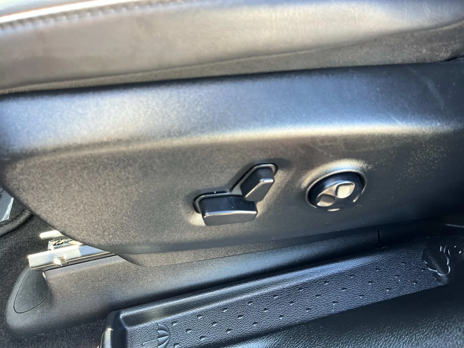 2025 Chrysler Pacifica Select - Photo 28