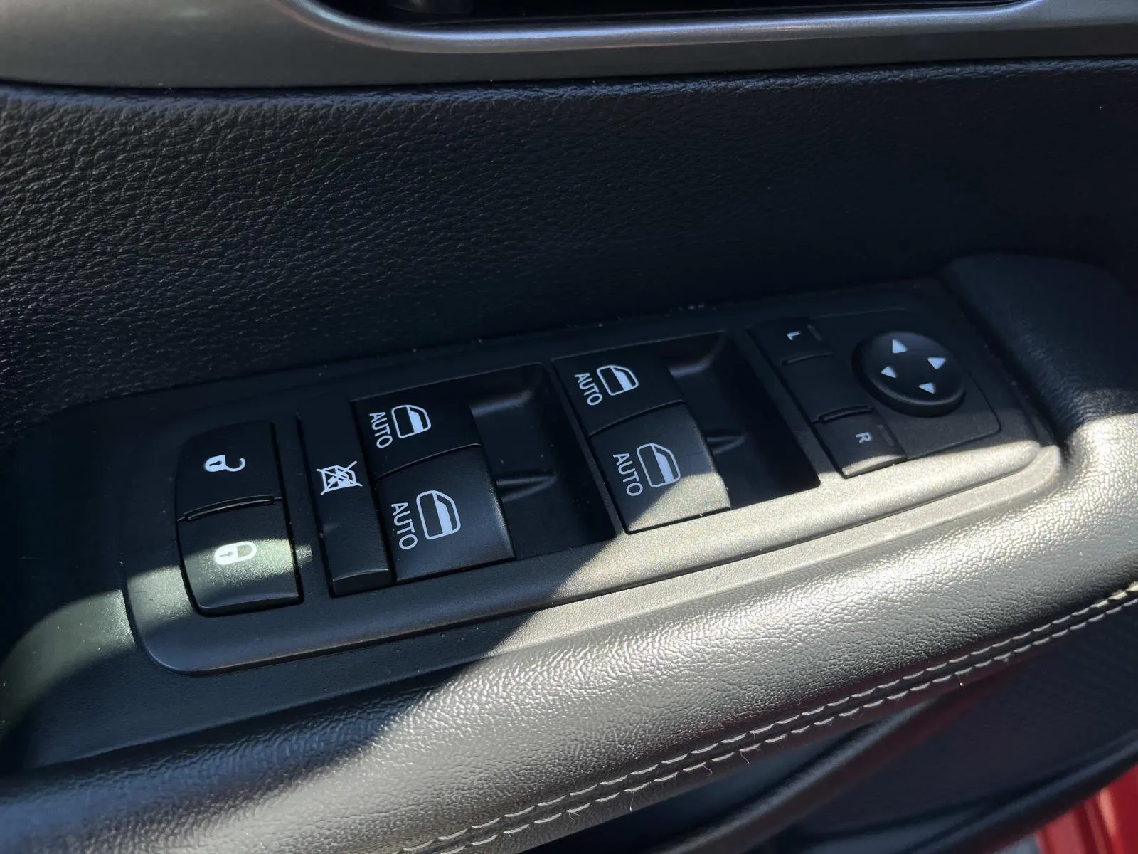 2025 Chrysler Pacifica Select - Photo 26