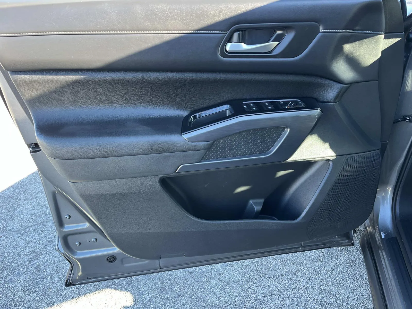 2026 Nissan Pathfinder SL - Photo 30