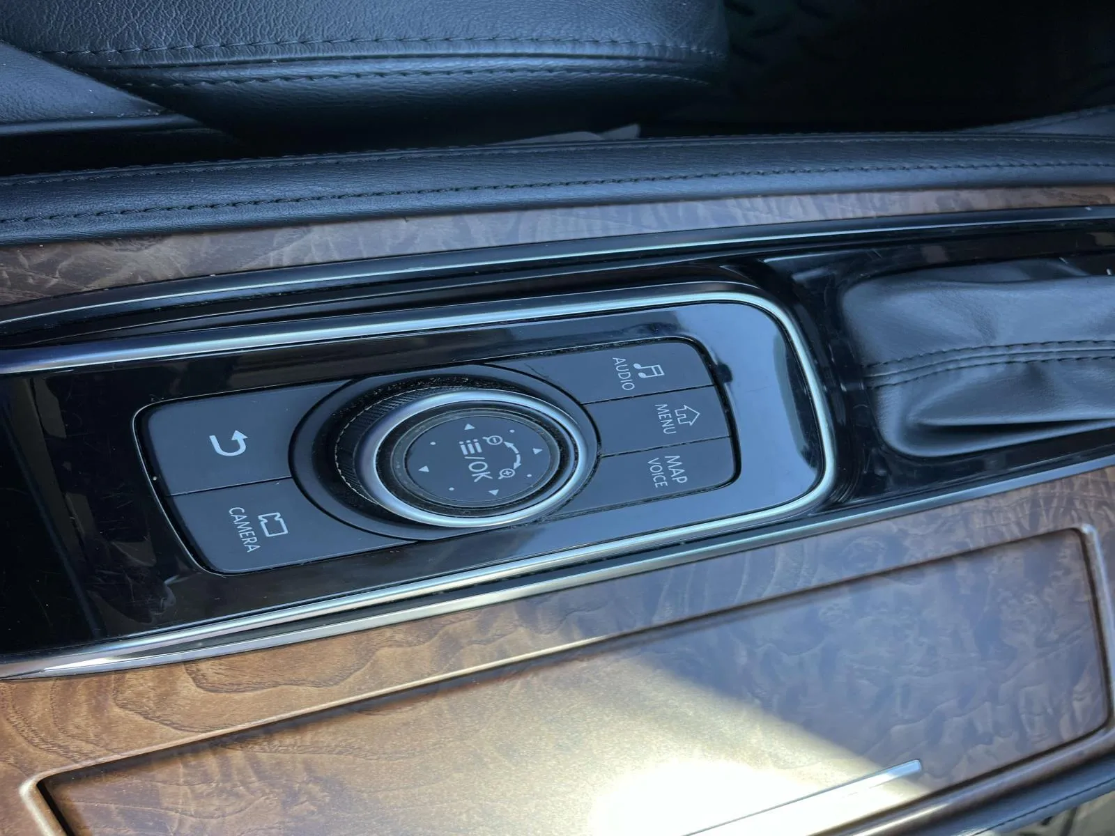 2024 Nissan Armada SL - Photo 36