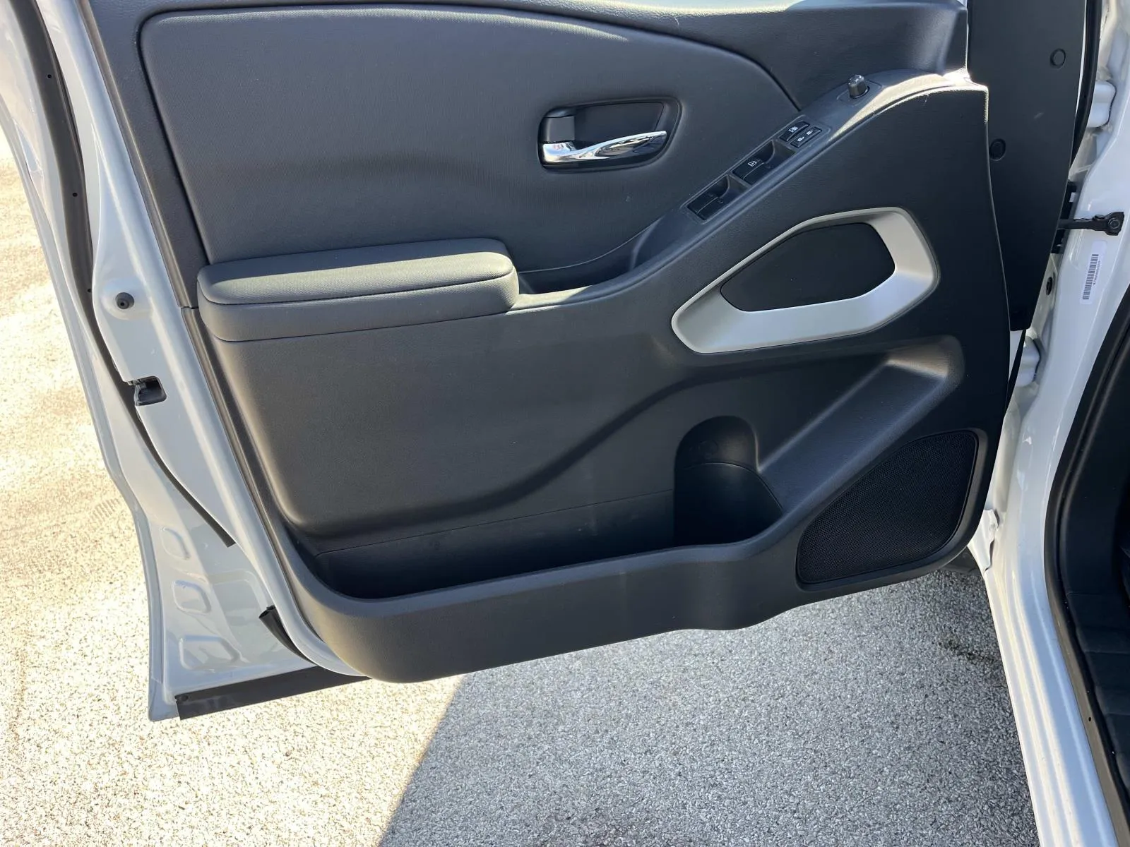 2024 Nissan Frontier SV - Photo 26