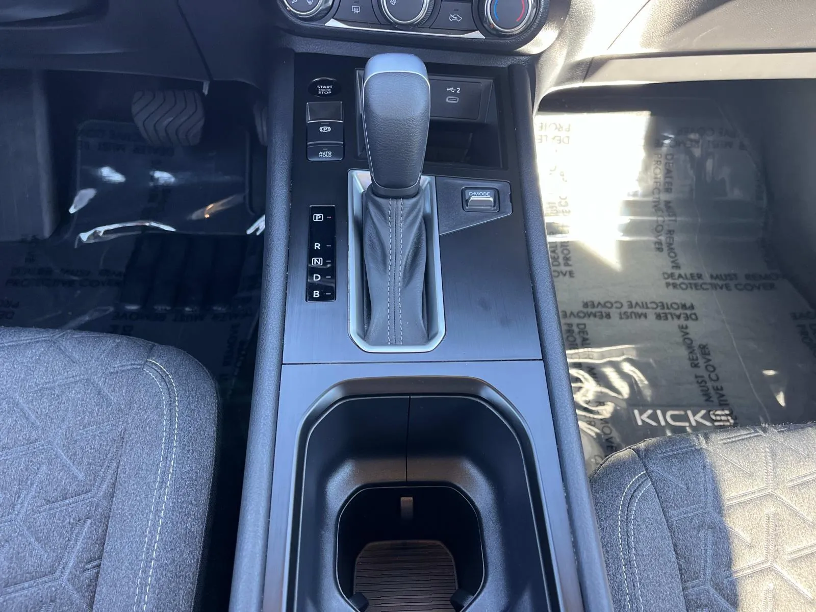 2025 Nissan Kicks SV - Photo 16