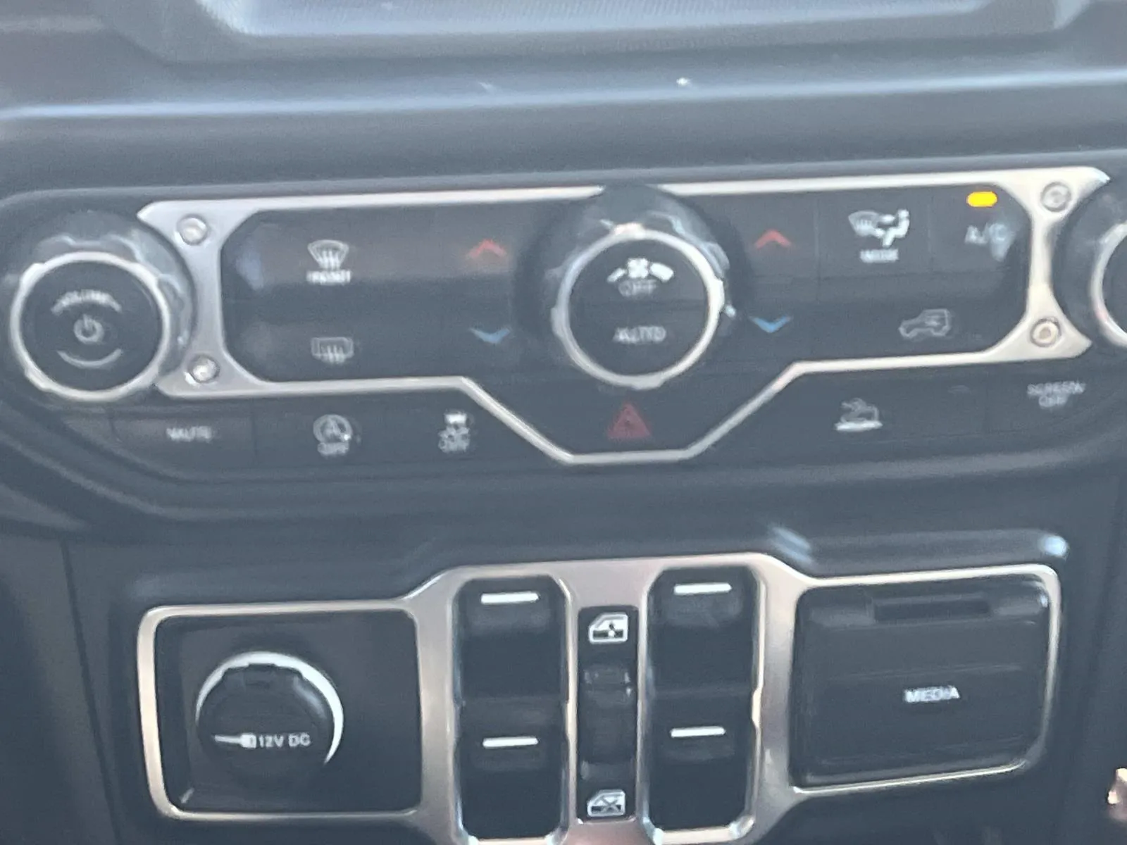 2023 Jeep Gladiator Rubicon - Photo 15