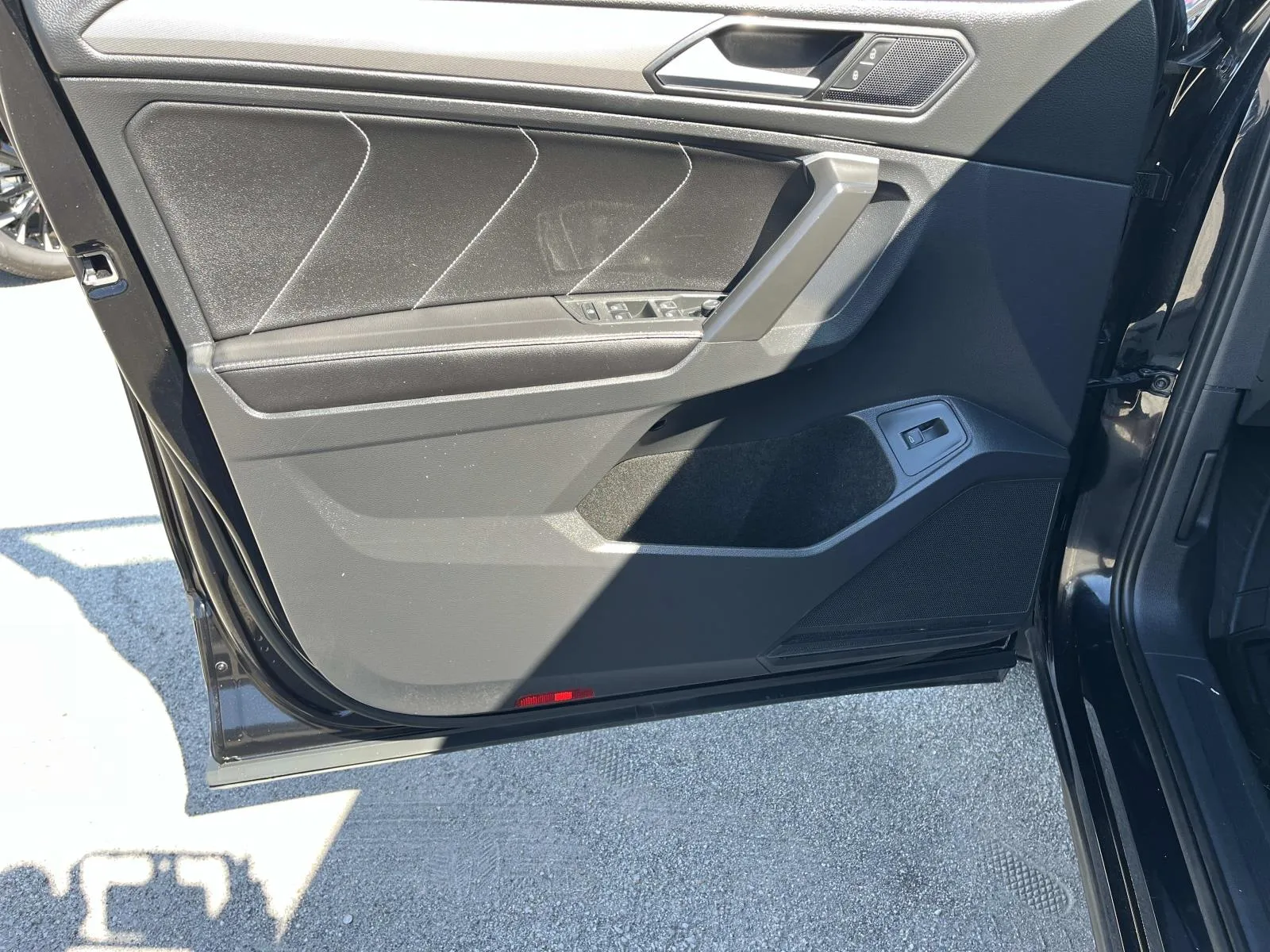 2024 Volkswagen Tiguan SE - Photo 26