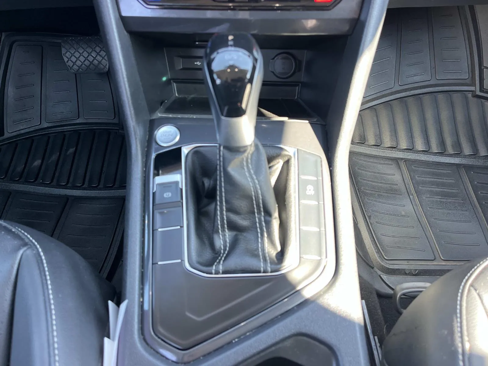2024 Volkswagen Tiguan SE - Photo 16