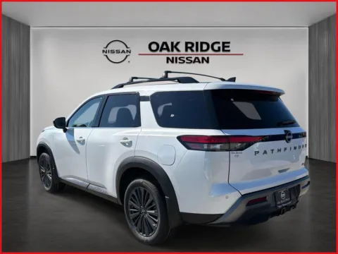 More photos of 2026 Nissan Pathfinder SL at Oak Ridge Nissan, TN