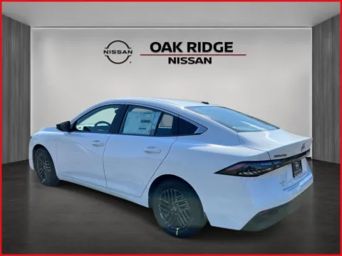More photos of 2027 Nissan Sentra SV at Oak Ridge Nissan, TN