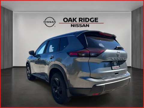 More photos of 2027 Nissan Rogue SV at Oak Ridge Nissan, TN