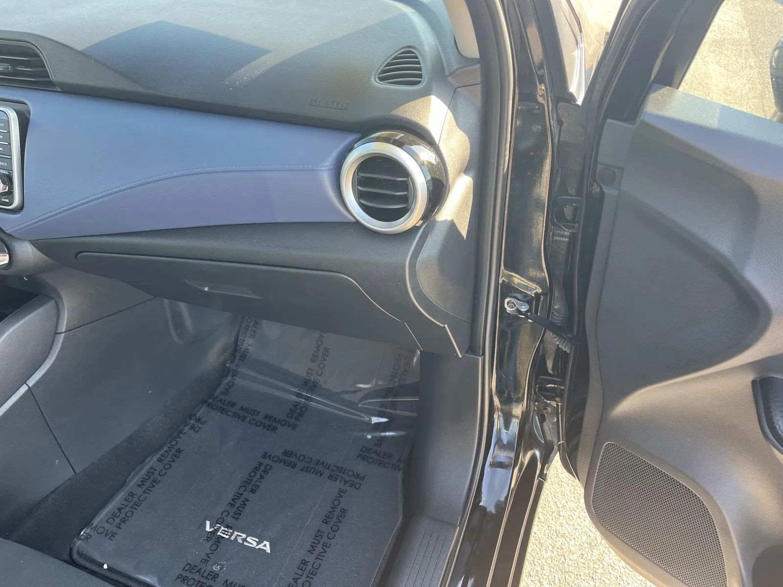2023 Nissan Versa Sedan SV - Photo 23