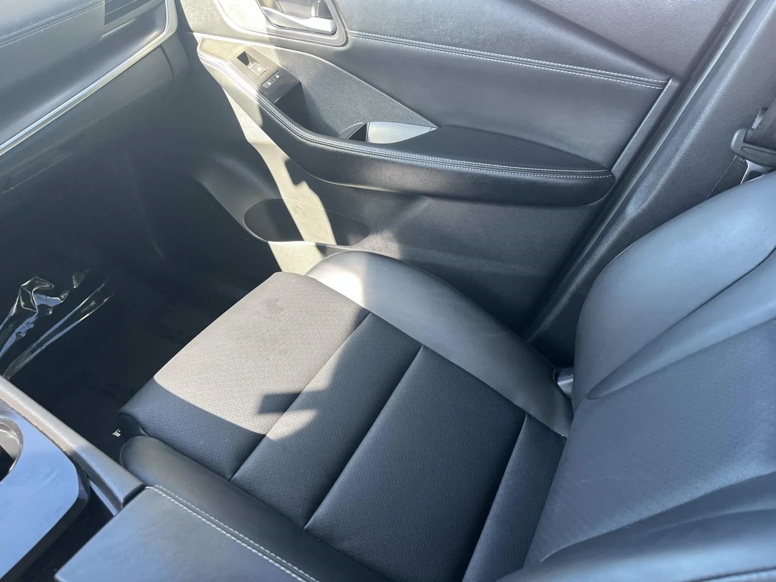 2025 Nissan Rogue SV - Photo 13