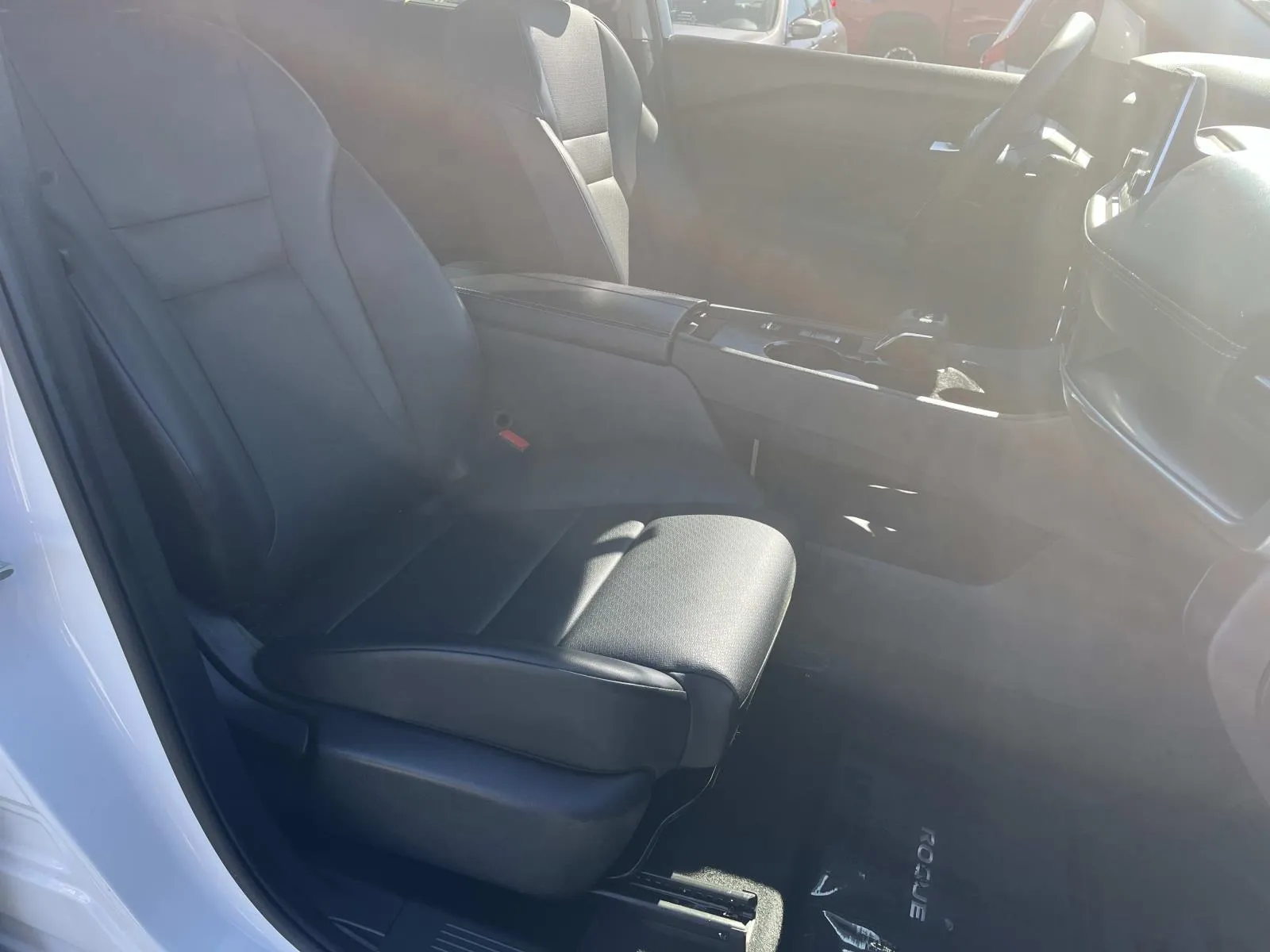 2025 Nissan Rogue SV - Photo 26