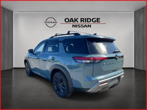More photos of 2026 Nissan Pathfinder SL at Oak Ridge Nissan, TN