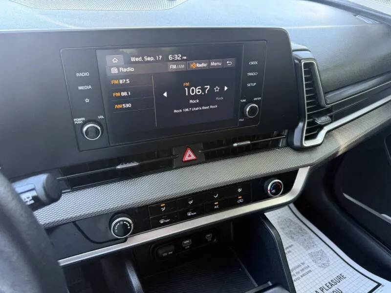 2023 Kia Sportage LX - Photo 26