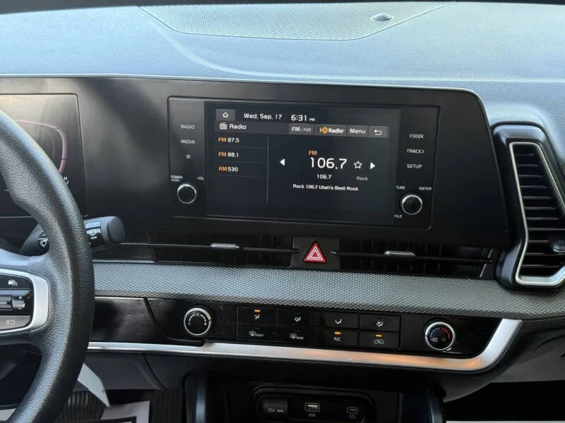 2023 Kia Sportage LX - Photo 15