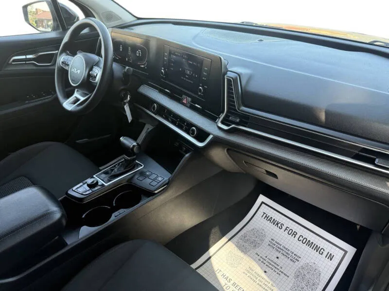 2023 Kia Sportage LX - Photo 7
