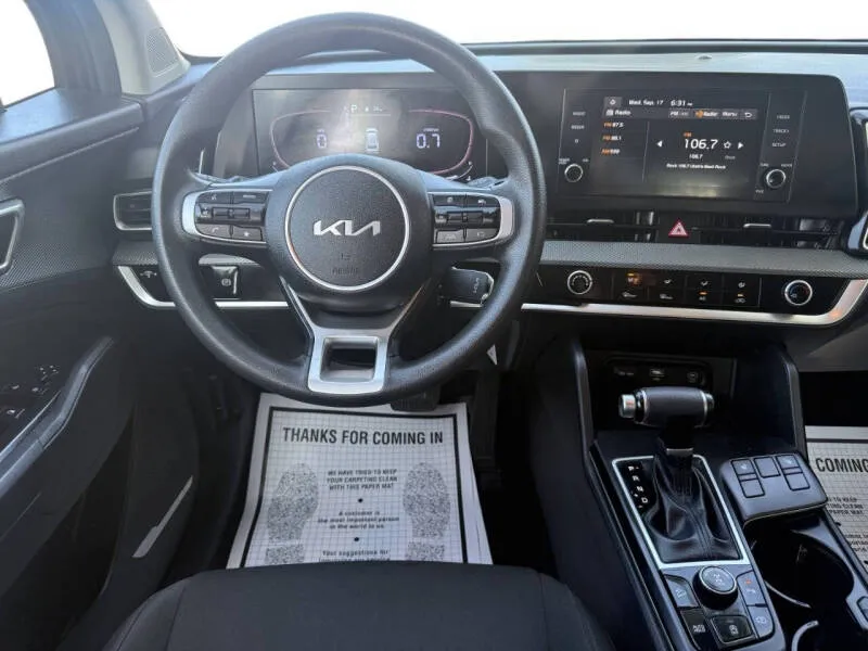 2023 Kia Sportage LX - Photo 19