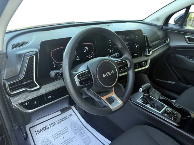 2023 Kia Sportage LX - Photo 6