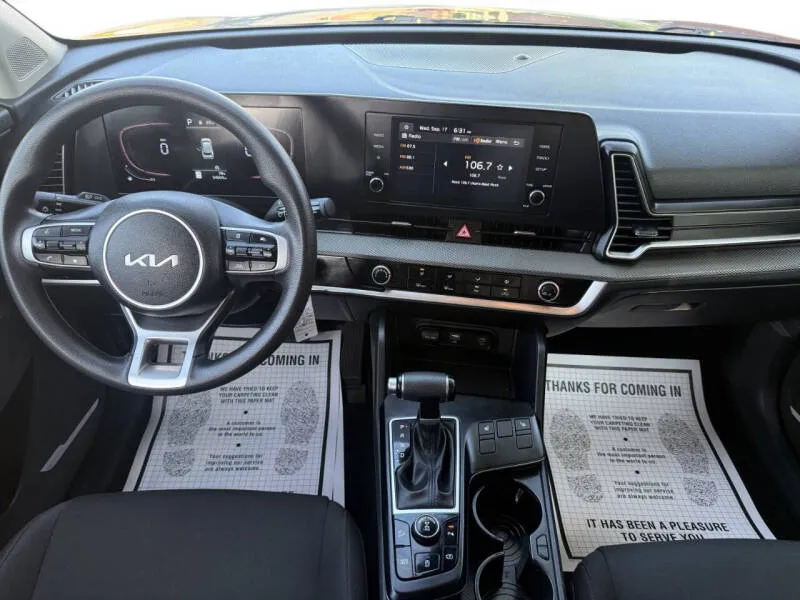2023 Kia Sportage LX - Photo 14