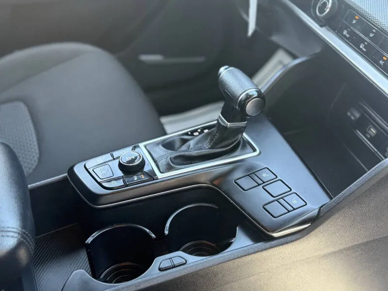2023 Kia Sportage LX - Photo 9