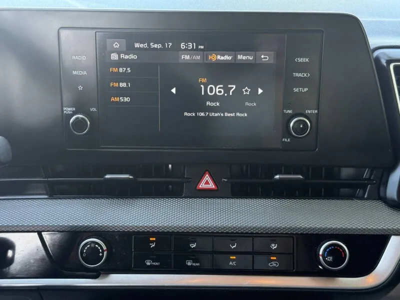 2023 Kia Sportage LX - Photo 23