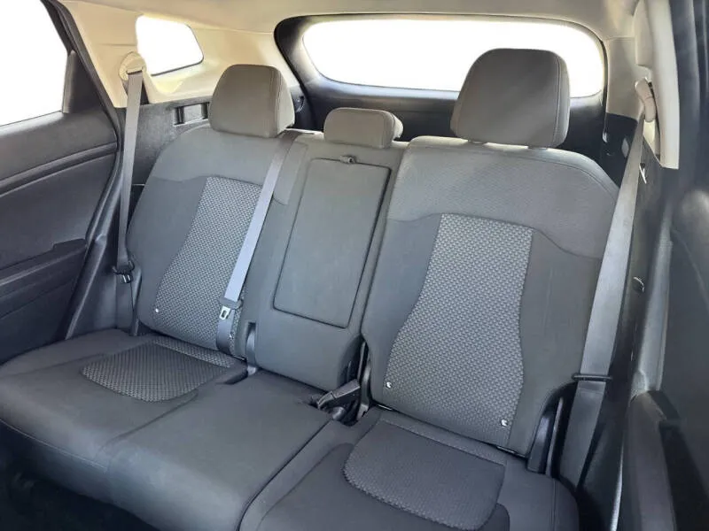 2023 Kia Sportage LX - Photo 11