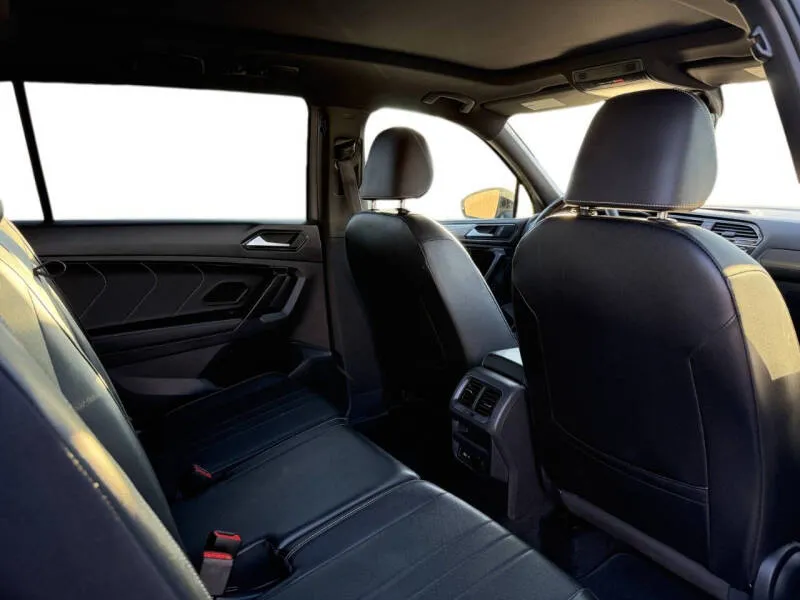 2023 Volkswagen Tiguan SE R-LINE BLACK - Photo 16