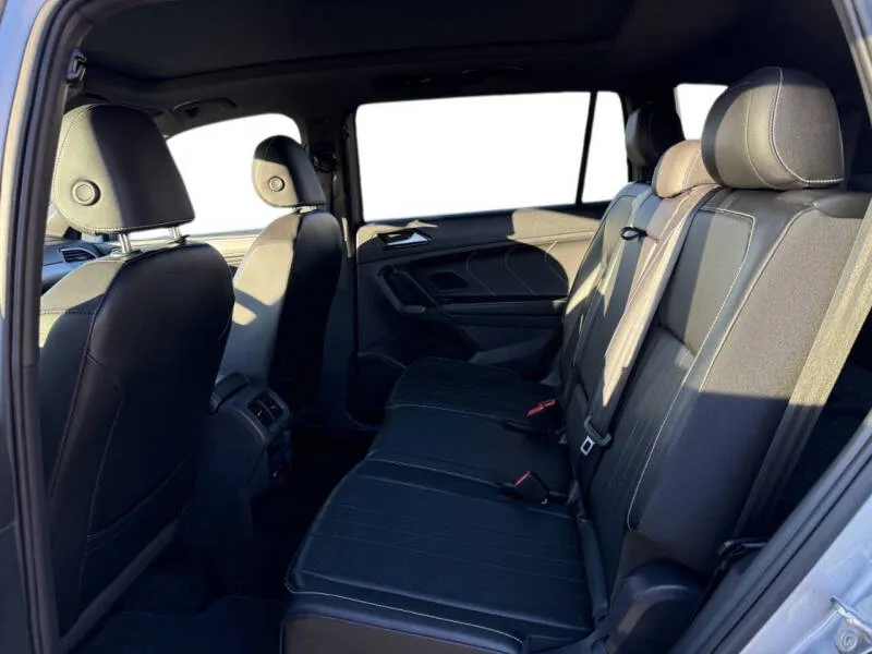 2023 Volkswagen Tiguan SE R-LINE BLACK - Photo 11