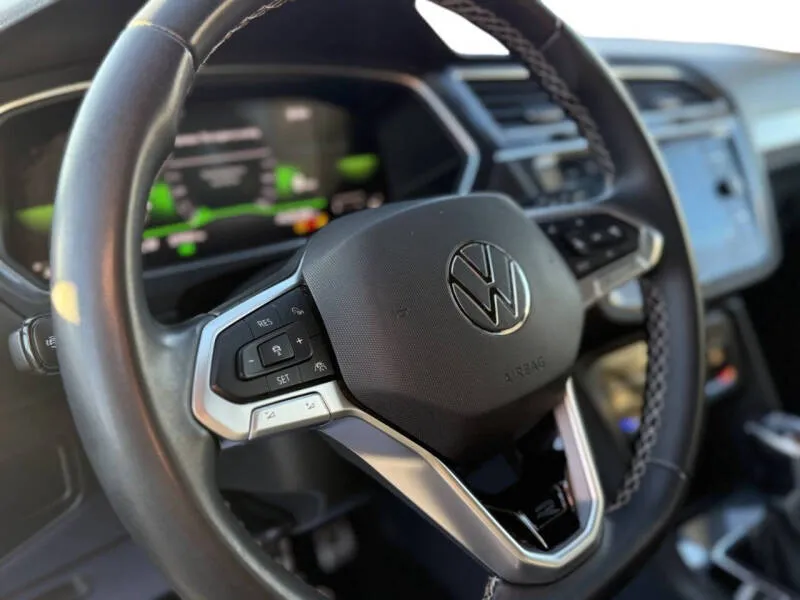 2023 Volkswagen Tiguan SE R-LINE BLACK - Photo 32