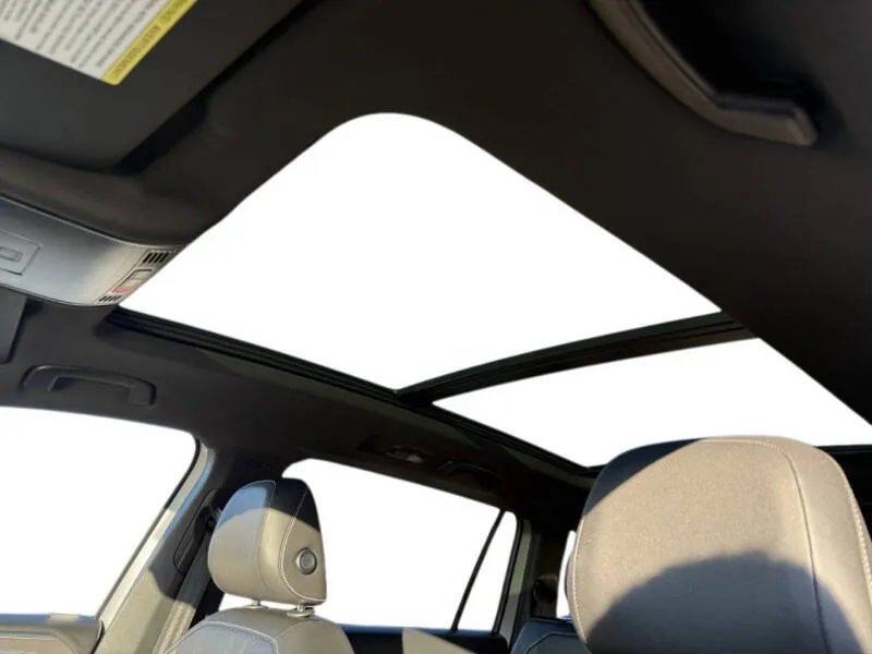2023 Volkswagen Tiguan SE R-LINE BLACK - Photo 9