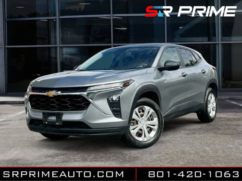 2024 Chevrolet Trax LS's photo