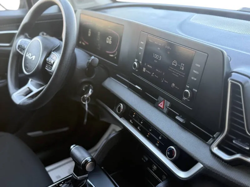 2024 Kia Sportage LX - Photo 10